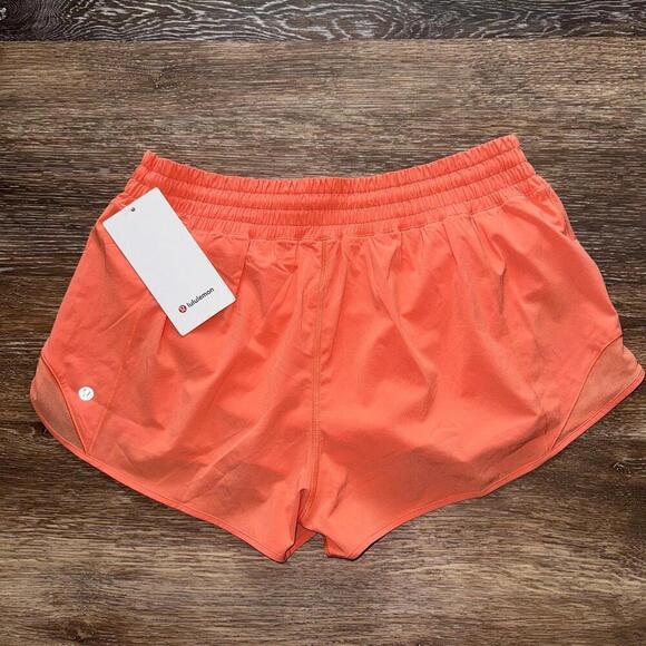 Lululemon Hotty Hot Shorts High Rise 2.5” Lined Coral Kiss Size 12 NWT - Picture 1 of 5